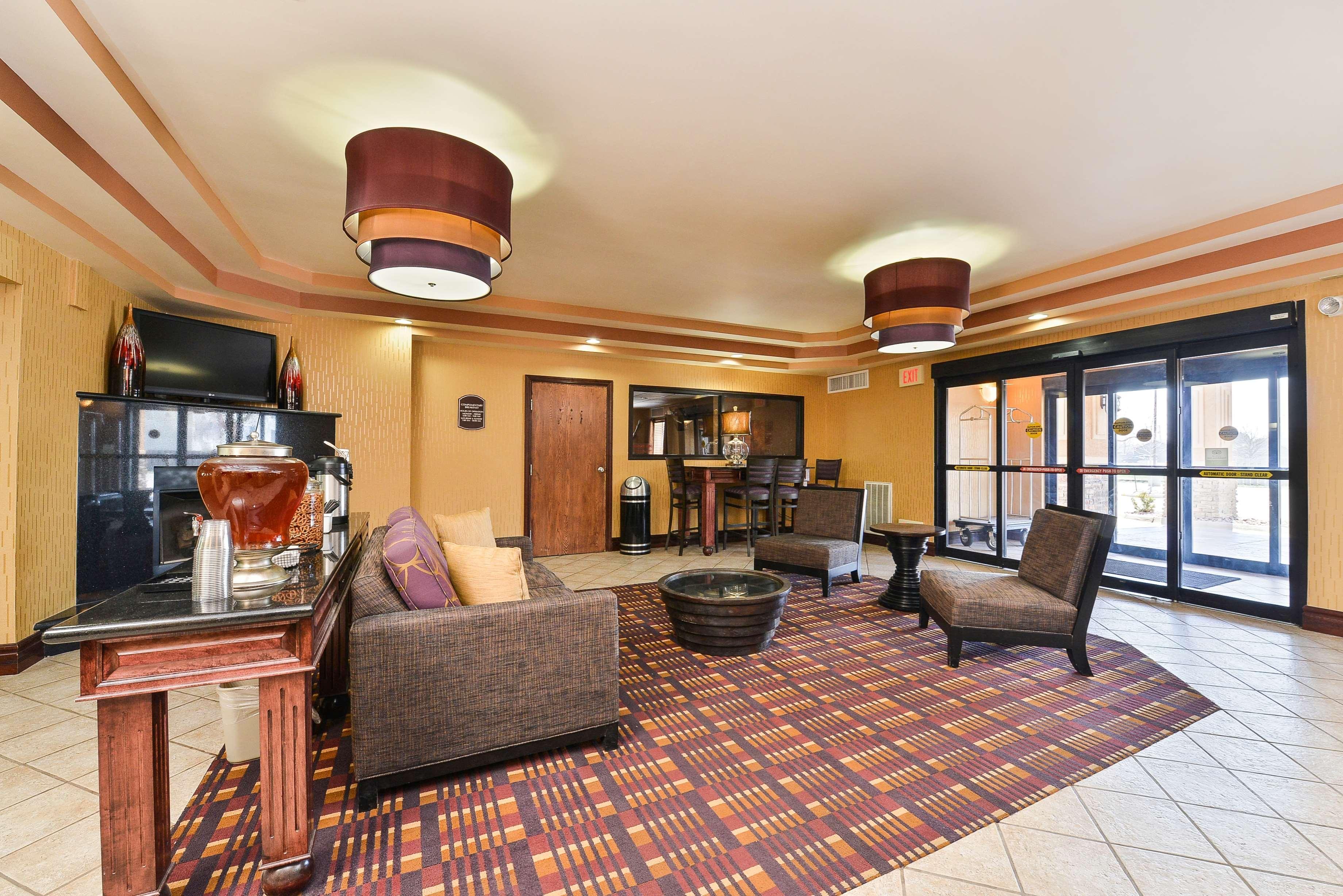 Best Western Plus Midwest Inn & Suites Salina Esterno foto