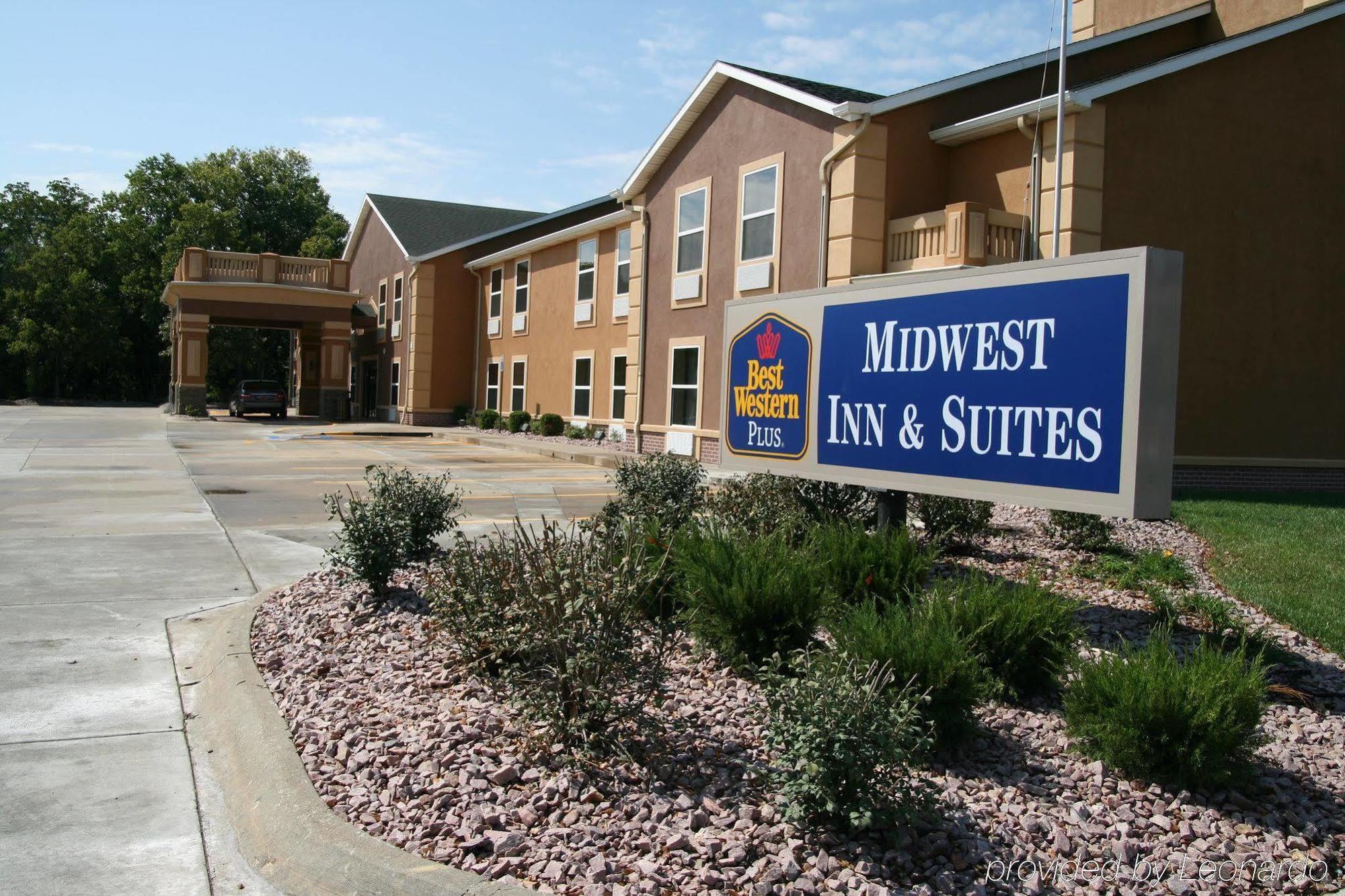 Best Western Plus Midwest Inn & Suites Salina Esterno foto