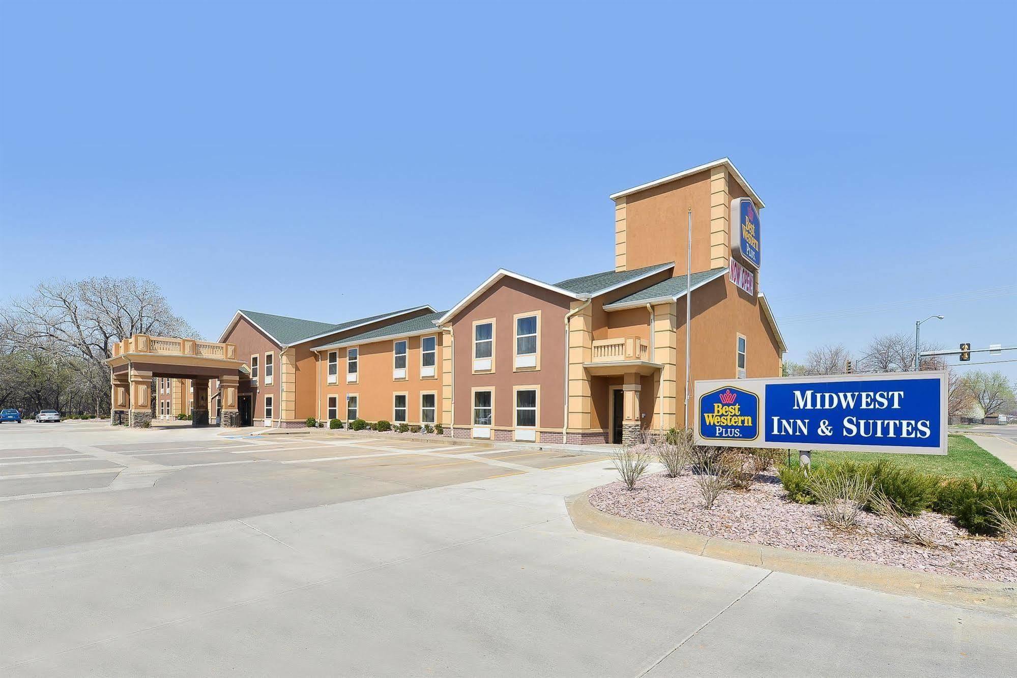 Best Western Plus Midwest Inn & Suites Salina Esterno foto