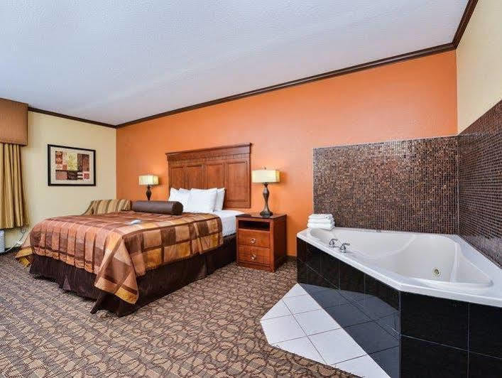 Best Western Plus Midwest Inn & Suites Salina Esterno foto